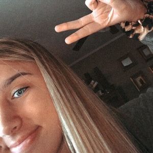 Meet your Posher, Madeline